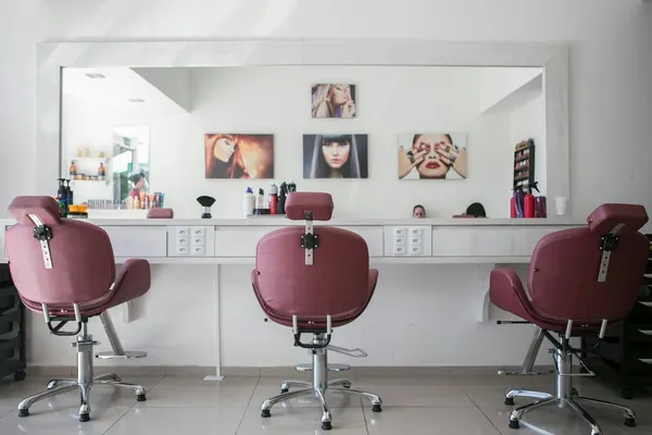 Look 05 — Buzz cut with painted scalp